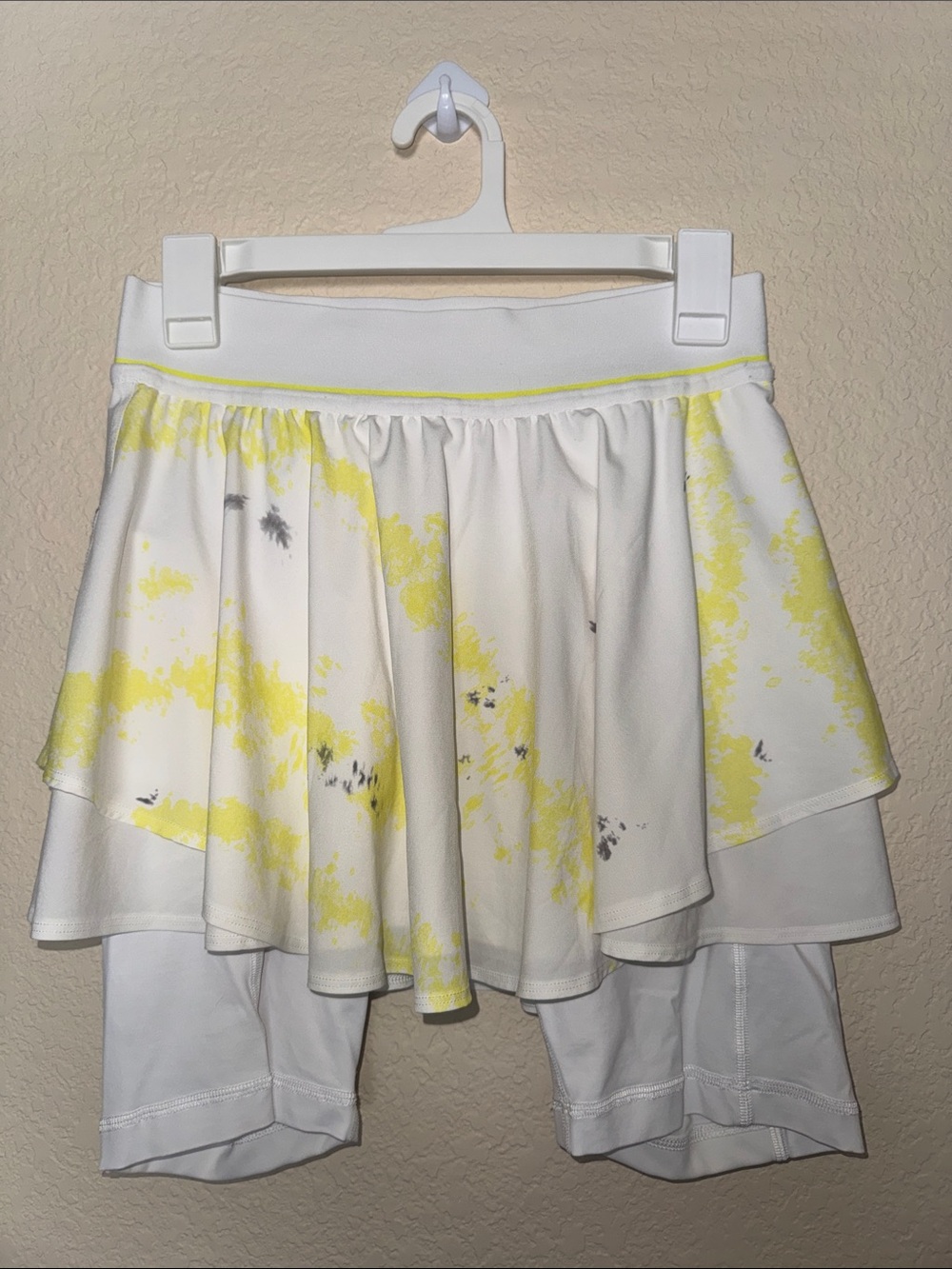 NWOT lululemon athletica White Skirt with Yellow Print